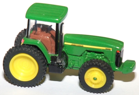 John Deere 8300 Traktor grün