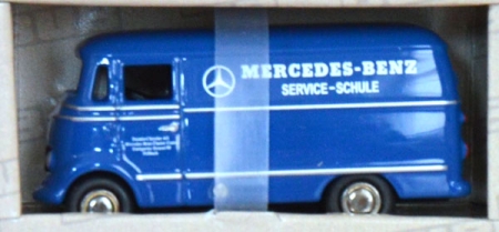 Mercedes-Benz L 319 Kasten Service-Schule blau