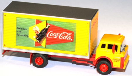 Ford C Box Van Coca-Cola Coke Delivery Truck gelbgelb