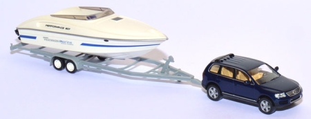 VW Touareg Rennboot-​Gespann ravennablaumetallic