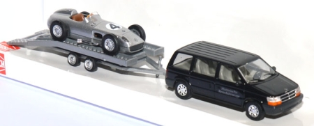 Chrysler Voyager, Autotransportanhänger und Mercedes Silberpfeil 49929