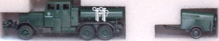 Henschel Tankspritze mit Anhänger grün