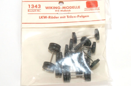 Lkw-Räder mit Trilexfelgen schwarz