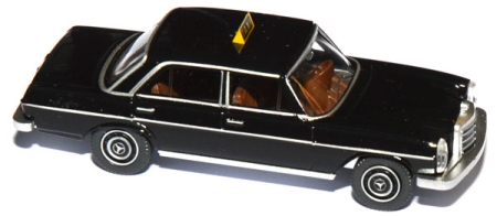 Mercedes-Benz 220/8 Taxi schwarz