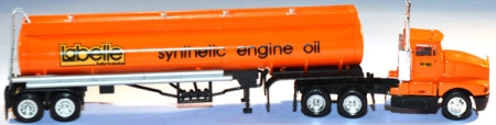 Kenworth T600 Tanksattelzug Labelle synthetic engine oil orange