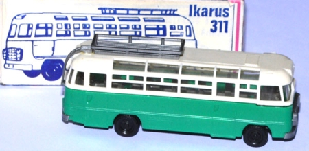 Ikarus 311 Reisebus verkehrsgrün