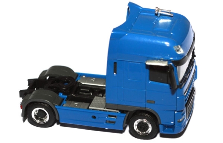 DAF XF Zugmaschine blau