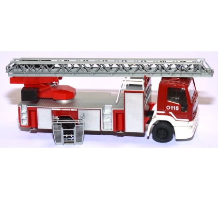 Iveco EuroTech DLK Feuerwehr Italien rot