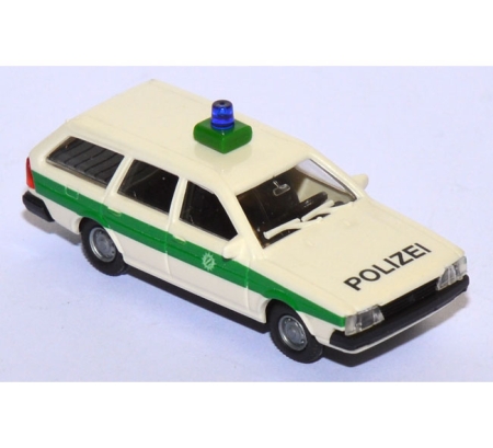 VW Passat 2 Variant Polizei weiß