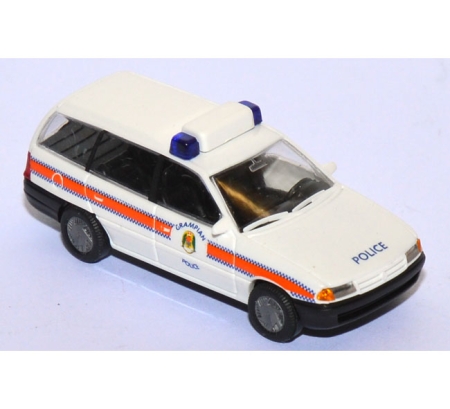 Opel Astra Caravan Police Polizei GB England weiß