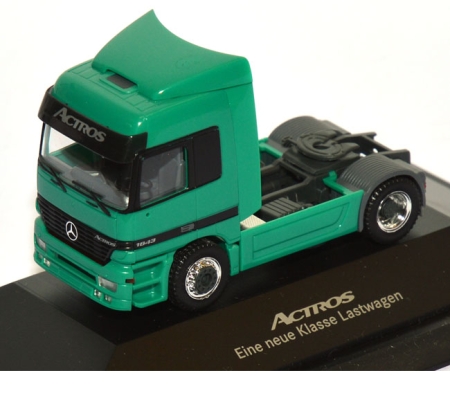 Mercedes-Benz Actros 1843 Solozugmaschine grün