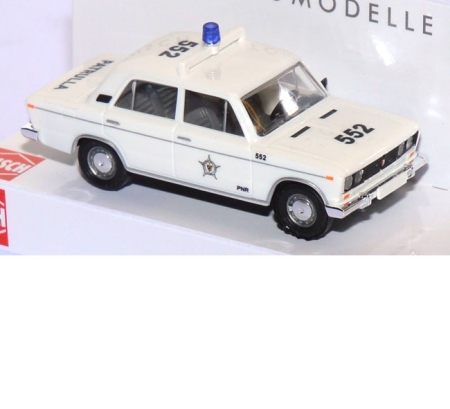 Lada 1600 Patrulla Polizei Kuba weiß 50562