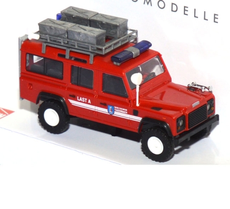 Land Rover Defender Feuerwehr Taxenbach Österreich rot