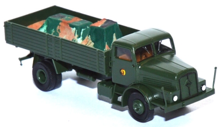 IFA H6 Pritschen-LKW mit Ladegut NVA Militär grün