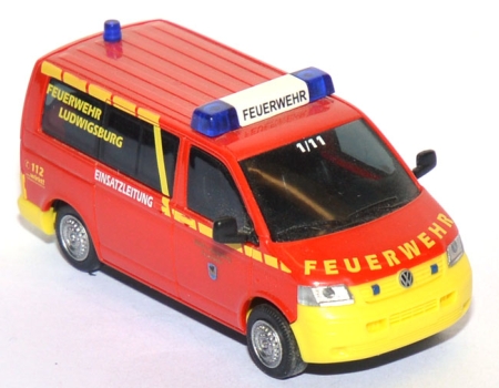 VW T5 Bus ELW Feuerwehr Ludwigsburg rot