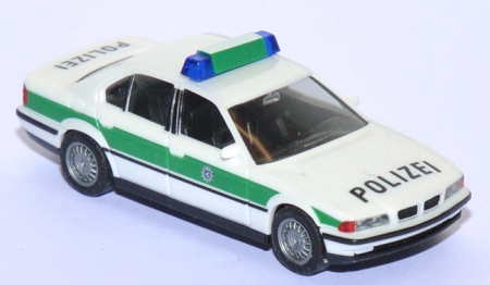 BMW 740i Polizei Bayern grün