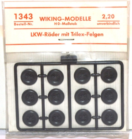 Lkw-Räder mit Trilexfelgen schwarz