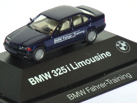 BMW 325i (E36) BMW Fahrer-Training mauritiusblaumetallic