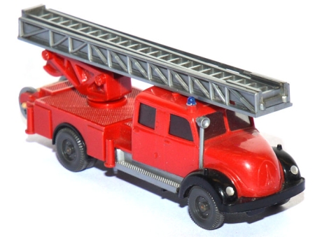 Magirus Sirius Drehleiter Feuerwehr rot