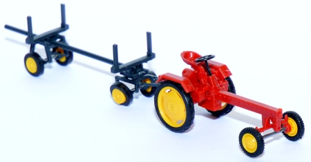 Traktor RS09 mit Langholzanhänger