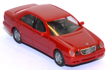 Mercedes-​Benz E-​Klasse facelift rot