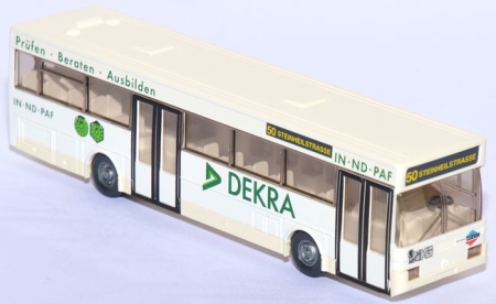 Mercedes-​Benz O 405 Stadtbus DEKRA grauweiß