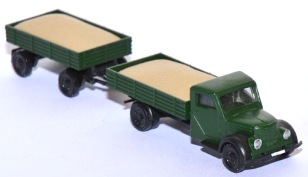 Garant K 30 Pritschenlastzug mit Ladung Sand grün