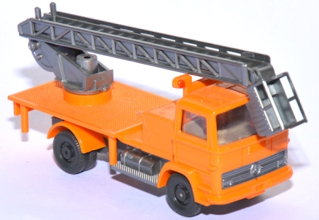 Mercedes-Benz LP 1317 Hebebühnenwagen hellorangegelb