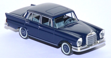 Mercedes-Benz 220 S dunkelblau