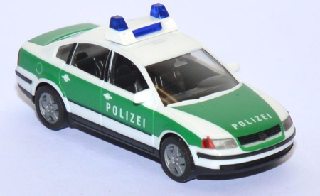 Volkswagen Passat Limousine Polizei grün