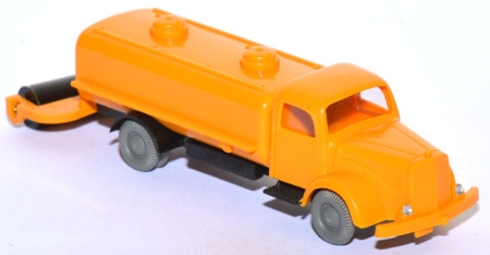 Mercedes-​Benz L 5000 Sprengwagen orangegelb