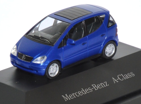 Mercedes-​Benz A-​Klasse (W168) mit Faltdach geschlossen blau