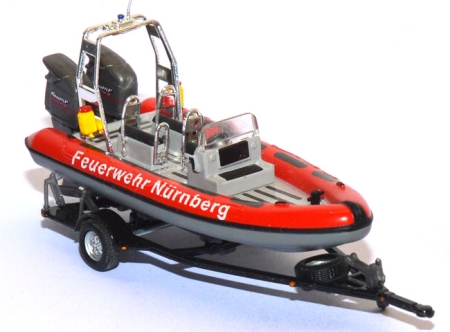 Boot mit Trailer Feuerwehr Nürnberg