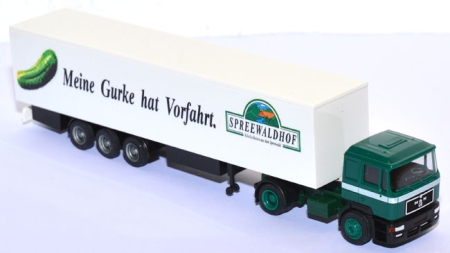 MAN F2000 Koffersattelzug Spreewaldhof - Meine Gurke hat Vorfahrt grün