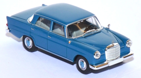 Mercedes-​Benz 190 C blau