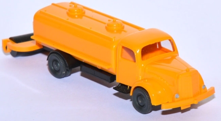 Mercedes-​​Benz L 5000 Sprengwagen orangegelb