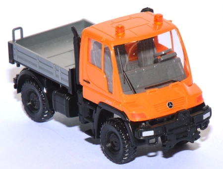 Mercedes-Benz Unimog U 400 Kommunal orangegelb