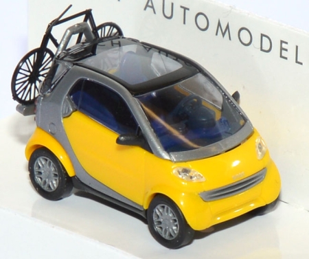 Smart City Coupé mit Fahrradträger und Fahrrad gelb 48907