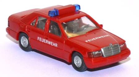 Mercedes-​Benz 320 E ELW Feuerwehr rot