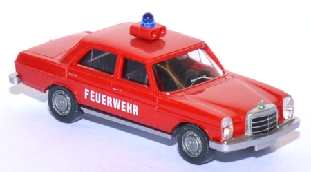 Mercedes-​Benz 200/8 Feuerwehr rot