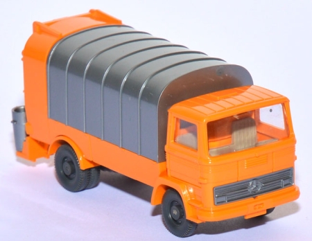 Mercedes-​Benz LP 1317 Müllwagen KUKA hellorangegelb