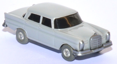 Mercedes-​Benz 220 S Heckflosse silbergrau