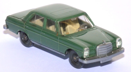 Mercedes-​Benz 200/8 hellpatinagrün