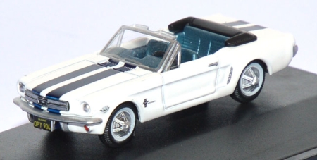 Ford Mustang Convertible Cabrio offen weiß