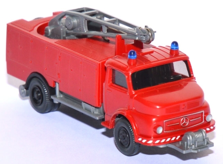 Mercedes-​​​​Benz L 1413 Rüstwagen mit Kran Feuerwehr rot