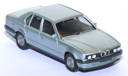 BMW 735i silbermetallic