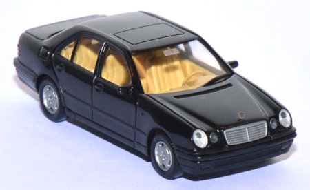 Mercedes-​​​Benz E 230 schwarz