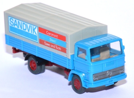 Mercedes-​​​​​​Benz LP 1317 Pritschen-​​​​​​LKW Sandvik lichtblau
