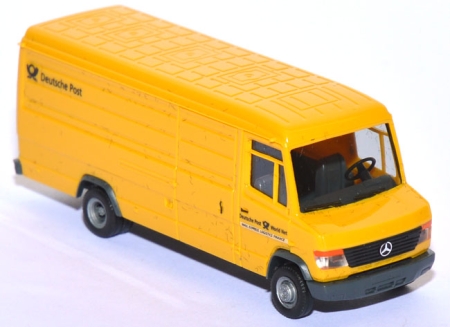 Mercedes-​Benz T2 Vario Kasten Deutsche Post