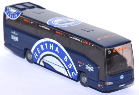 Mercedes-​Benz O 404 RHD Reisebus Hertha BSC stahlblau